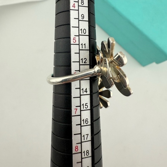 Return to Tiffany & Co. Love Bugs Ladybug Flower Cluster Ring, 18k & Silver, 6 - Picture 5 of 7